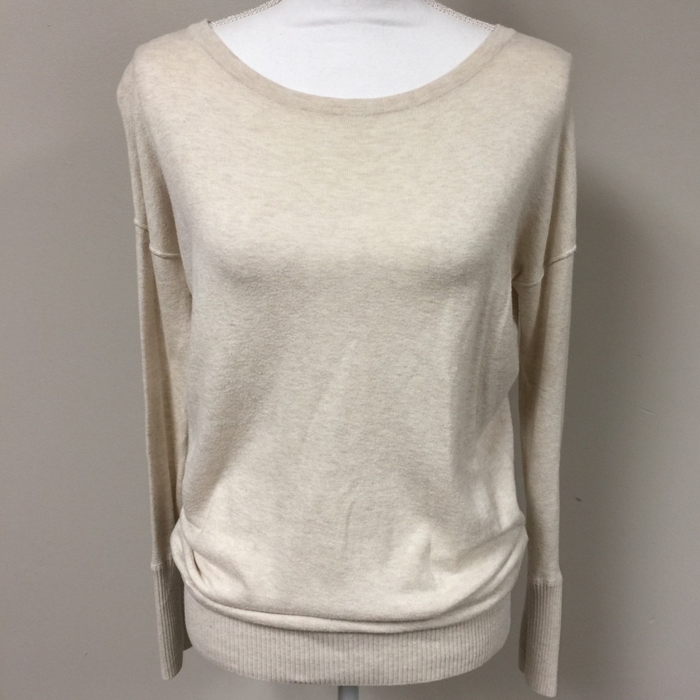 🌿3/$18🌿BETWEEN ME AND YOU Scoop Neck Sweater